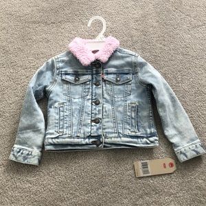 SOLD Levi’s Jean Jacket Fleece Lined